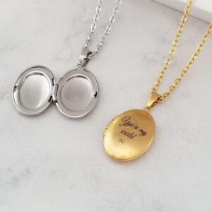 Oval Locket Necklace, Engraved Women Necklace, Personalized Gift for Her, Photo Necklace
