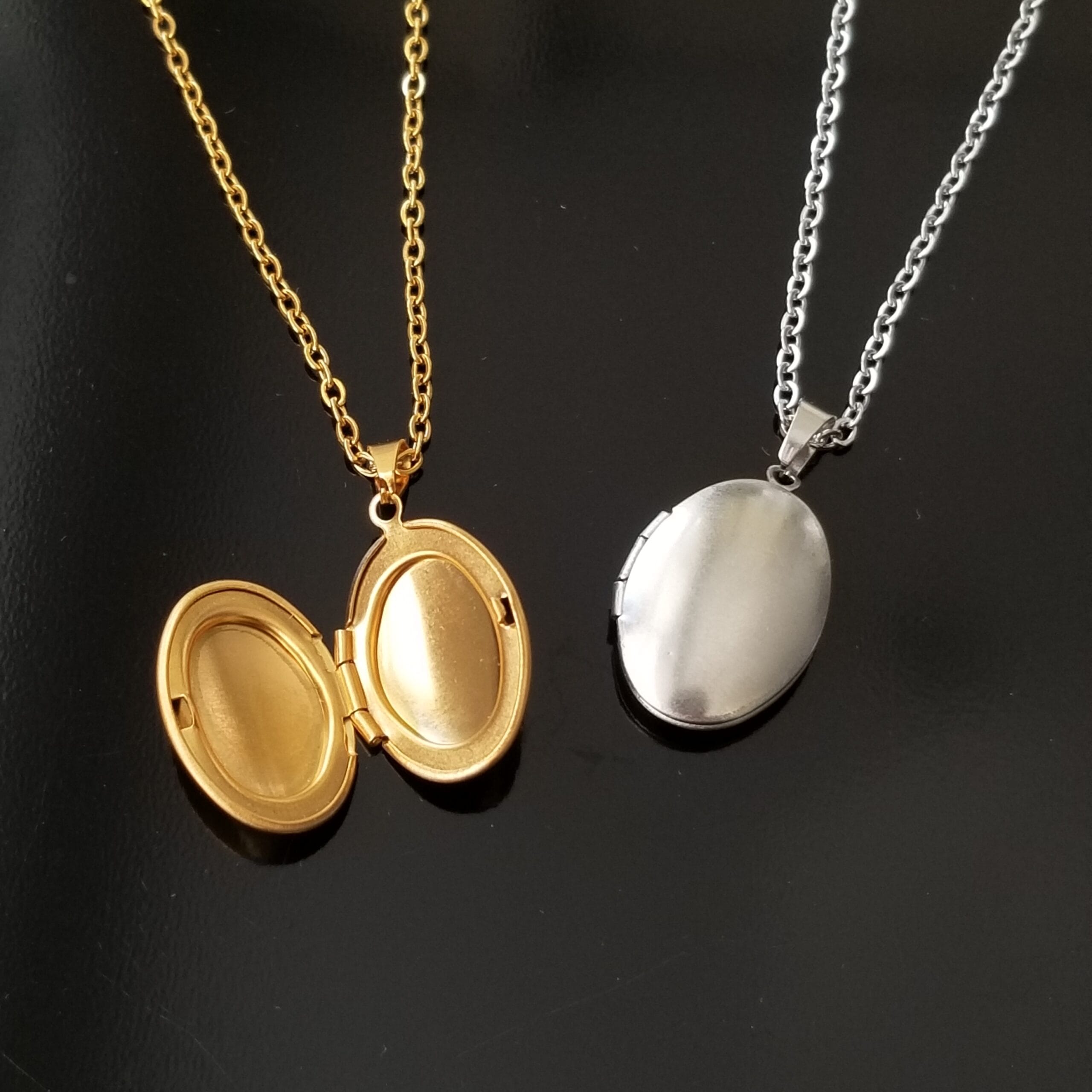 Oval Locket Necklace, Engraved Women Necklace 2 Gold & Silver Stainless Steel Locket Necklace for Women, engraved and personalized - photo 2 of 10 (NL01)